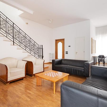 Ca' Stellini - Comoda Casa Indipendente Con Parcheggio Privato Милан Экстерьер фото