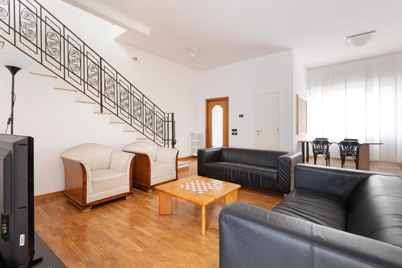Ca' Stellini - Comoda Casa Indipendente Con Parcheggio Privato Милан Экстерьер фото
