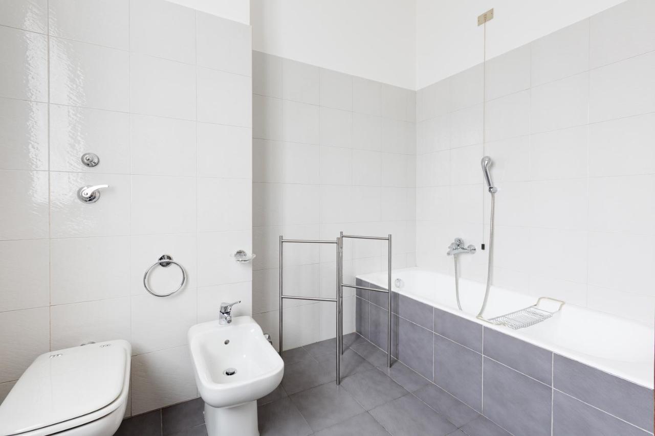 Ca' Stellini - Comoda Casa Indipendente Con Parcheggio Privato Милан Экстерьер фото